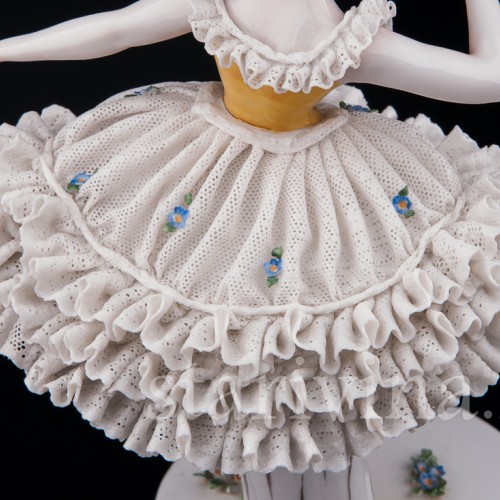 Танцующая девушка, кружевная, Ackermann & Fritze, Германия, до 1945 г