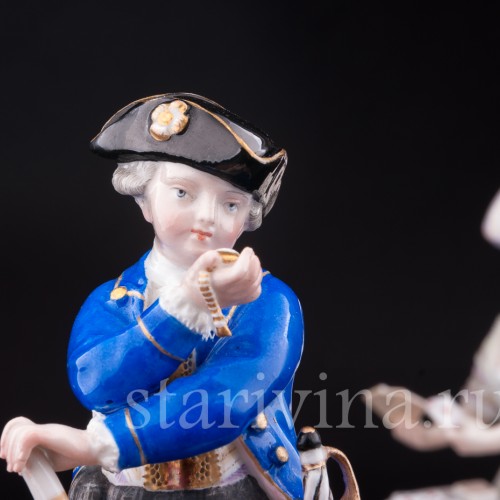 Статуэтка из фарфора Пара, кавалер с часами, дама с картами, Meissen, Германия, кон. 19 - нач. 20 вв.