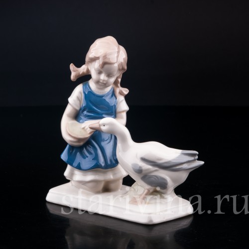 Фарфорвая статуэтка Девочка с уткой, Grafenthal, Германия, до 1991 г.