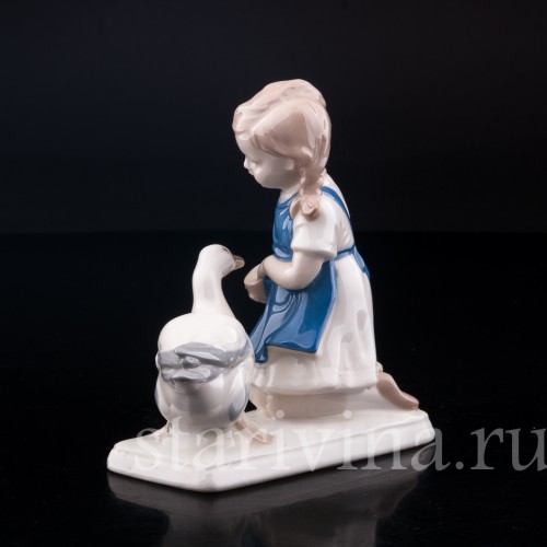 Фарфорвая статуэтка Девочка с уткой, Grafenthal, Германия, до 1991 г.