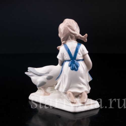 Фарфорвая статуэтка Девочка с уткой, Grafenthal, Германия, до 1991 г.