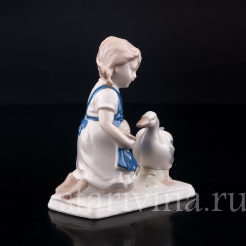 Фарфорвая статуэтка Девочка с уткой, Grafenthal, Германия, до 1991 г.