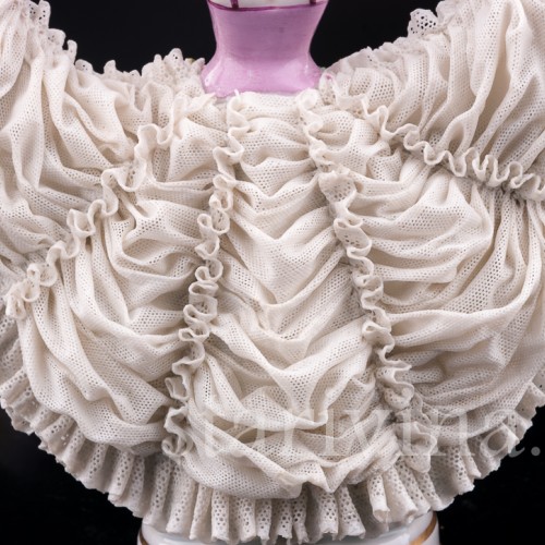 Старинная фигурка из фарфора Танцующая девушка, кружевная, Muller & Co, Германия, 1907-49 гг.