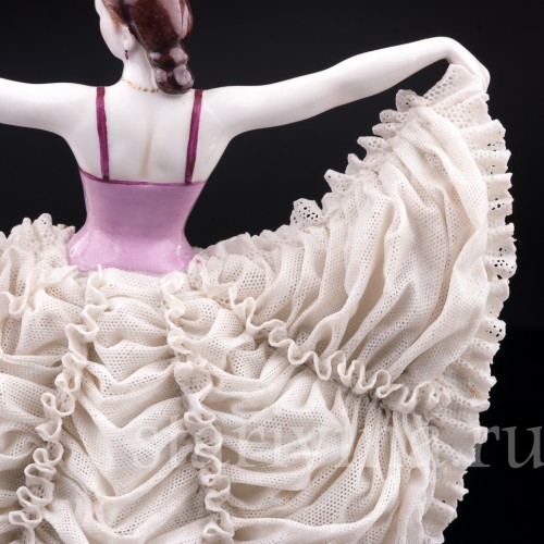 Старинная фигурка из фарфора Танцующая девушка, кружевная, Muller & Co, Германия, 1907-49 гг.