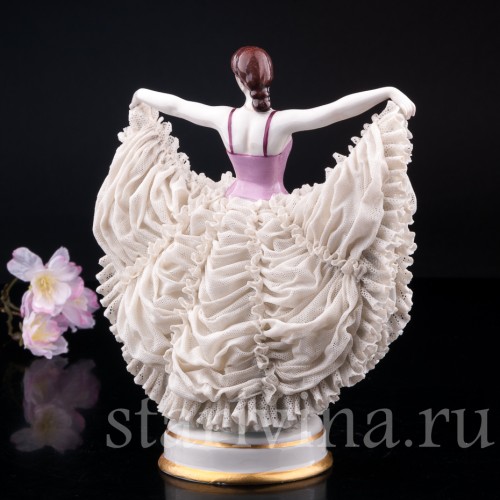 Старинная фигурка из фарфора Танцующая девушка, кружевная, Muller & Co, Германия, 1907-49 гг.