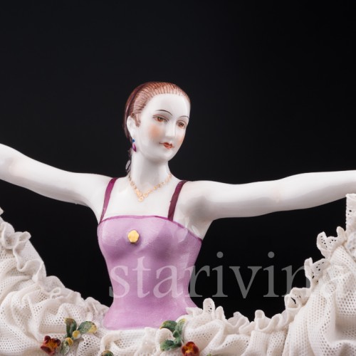 Старинная фигурка из фарфора Танцующая девушка, кружевная, Muller & Co, Германия, 1907-49 гг.