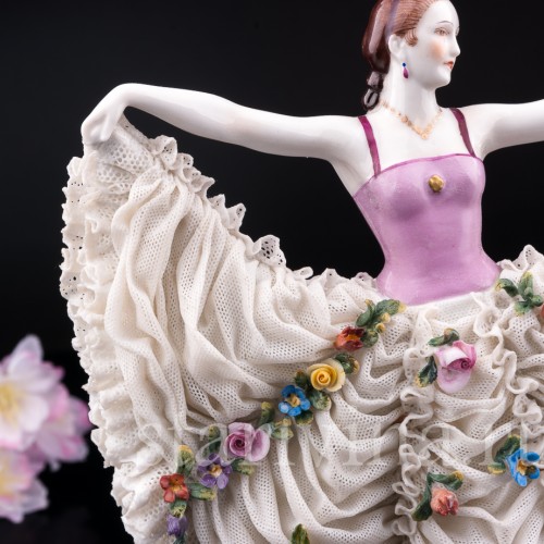 Старинная фигурка из фарфора Танцующая девушка, кружевная, Muller & Co, Германия, 1907-49 гг.