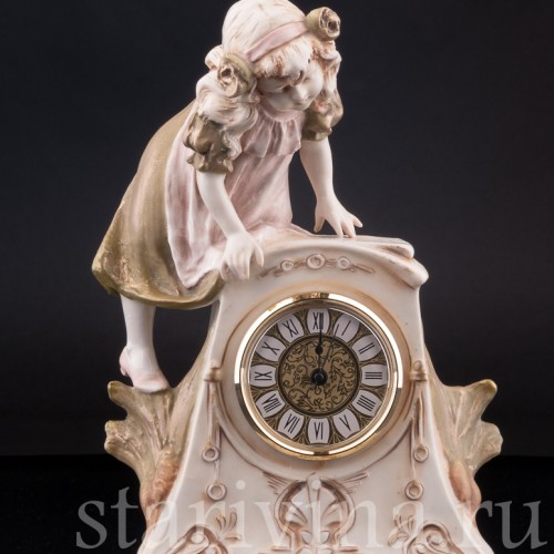 Фарфоровые часы Девочка, Royal Dux, Чехия, нач. 20 в
