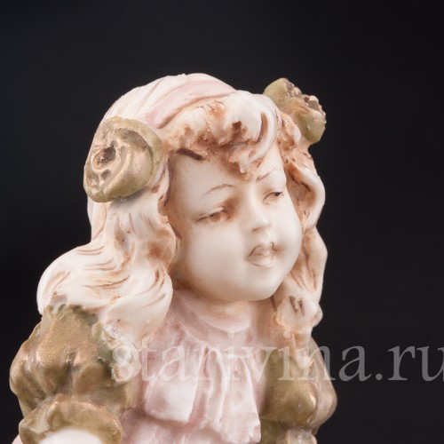 Фарфоровые часы Девочка, Royal Dux, Чехия, нач. 20 в