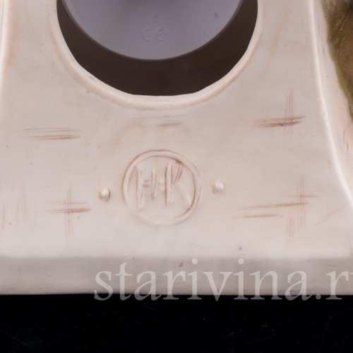 Фарфоровые часы Девочка, Royal Dux, Чехия, нач. 20 в