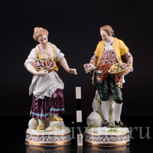 Фигурка из фарфора Пара в желтых костюмах, Volkstedt, Германия, нач. 20 в.