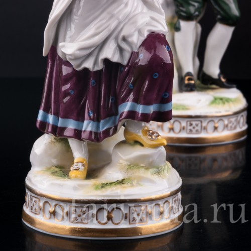 Фигурка из фарфора Пара в желтых костюмах, Volkstedt, Германия, нач. 20 в.