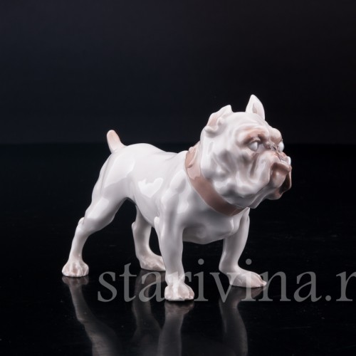 Фигурка собаки из фарфора Английский бульдог, "Забияка", Bing & Grondahl, Дания, сер. 20 века.