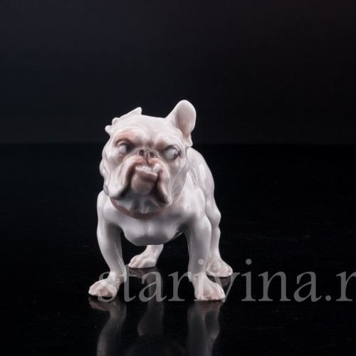 Фигурка собаки из фарфора Английский бульдог, "Забияка", Bing & Grondahl, Дания, сер. 20 века.