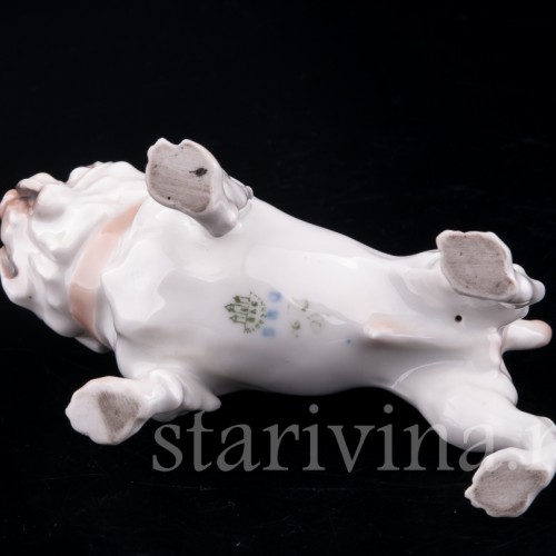 Фигурка собаки из фарфора Английский бульдог, "Забияка", Bing & Grondahl, Дания, сер. 20 века.