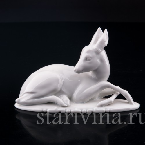 Фигурка из фарфора Лежащий олененок, Rosenthal, Германия, 1940 год.
