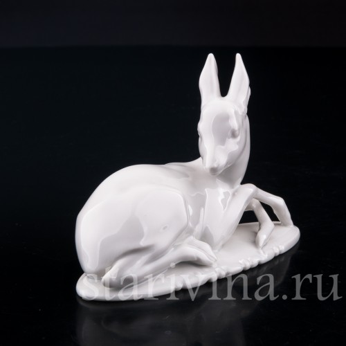 Фигурка из фарфора Лежащий олененок, Rosenthal, Германия, 1940 год.