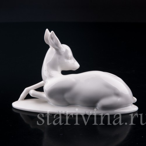 Фигурка из фарфора Лежащий олененок, Rosenthal, Германия, 1940 год.