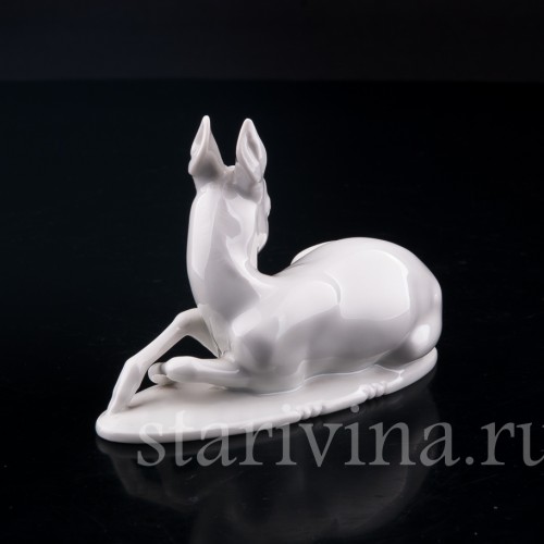 Фигурка из фарфора Лежащий олененок, Rosenthal, Германия, 1940 год.