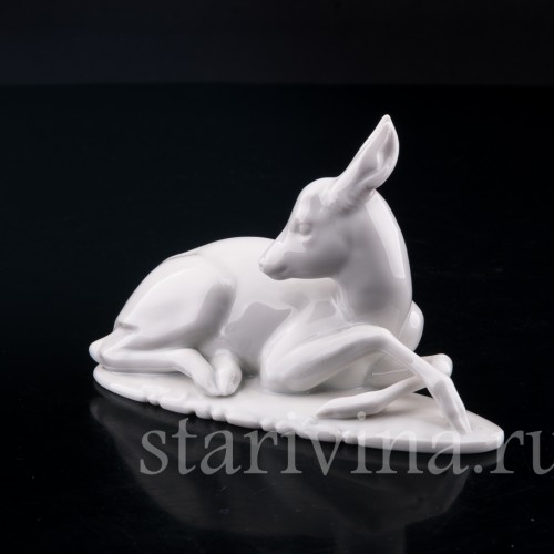 Фигурка из фарфора Лежащий олененок, Rosenthal, Германия, 1940 год.