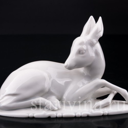 Фигурка из фарфора Лежащий олененок, Rosenthal, Германия, 1940 год.
