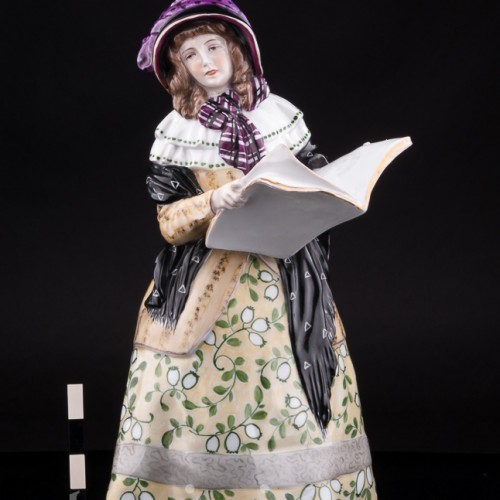 Статуэтка из фарфора Девушка с альбомом, Karl Ens, Германия, 1900 гг.