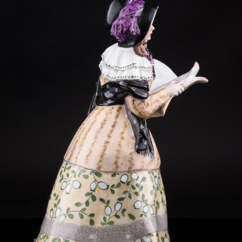 Статуэтка из фарфора Девушка с альбомом, Karl Ens, Германия, 1900 гг.