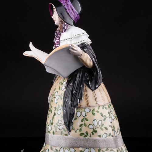 Статуэтка из фарфора Девушка с альбомом, Karl Ens, Германия, 1900 гг.