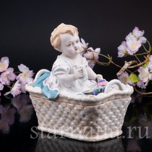 Малыш в корзине, шкатулка, Германия, нач. 20 в