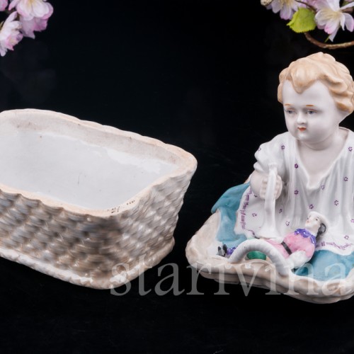 Малыш в корзине, шкатулка, Германия, нач. 20 в