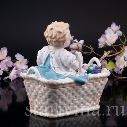 Малыш в корзине, шкатулка, Германия, нач. 20 в