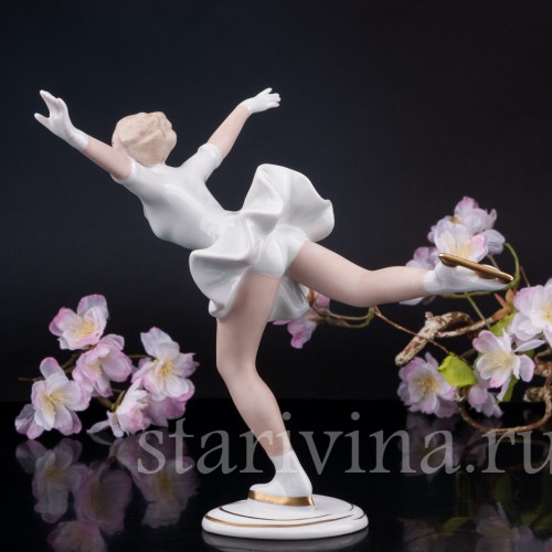 Фигурка девушки из фарфора Фигуристка, Wallendorf, Германия, 1960 гг.