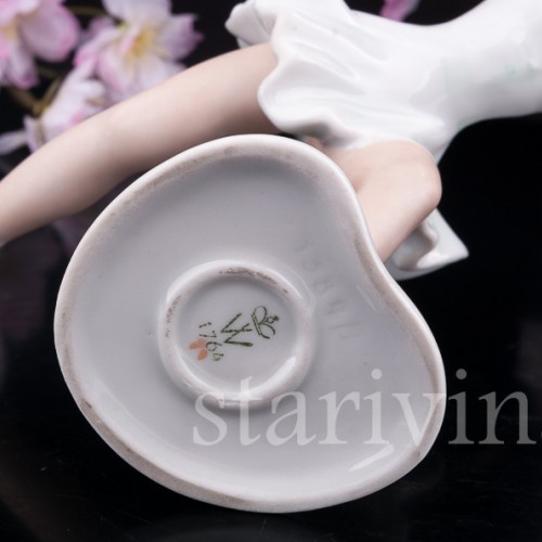 Фигурка девушки из фарфора Фигуристка, Wallendorf, Германия, 1960 гг.