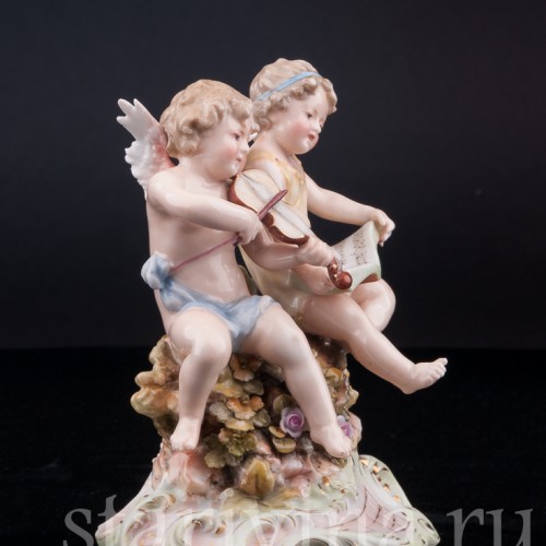 Фарфорвая статуэтка Божественная музыка (ангелочки со скрипкой и нотами), Volkstedt, Германия, 19 в.