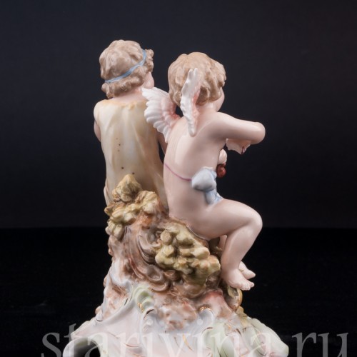 Фарфорвая статуэтка Божественная музыка (ангелочки со скрипкой и нотами), Volkstedt, Германия, 19 в.