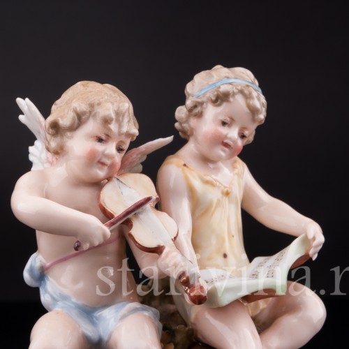 Фарфорвая статуэтка Божественная музыка (ангелочки со скрипкой и нотами), Volkstedt, Германия, 19 в.