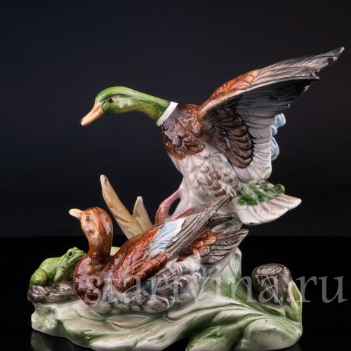 Статуэтка из фарфора Утки и лягушка, , вт. пол. 20 в.