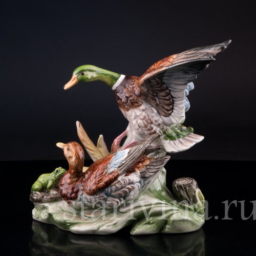 Статуэтка из фарфора Утки и лягушка, , вт. пол. 20 в.