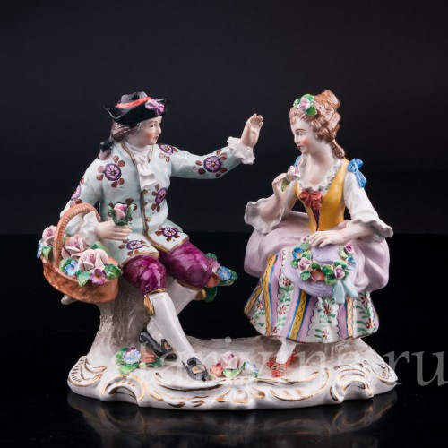 Фарфорвая статуэтка Пара с цветами, Sitzendorf, Германия, вт. пол. 20 в.