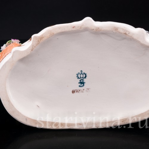 Фарфорвая статуэтка Пара с цветами, Sitzendorf, Германия, вт. пол. 20 в.