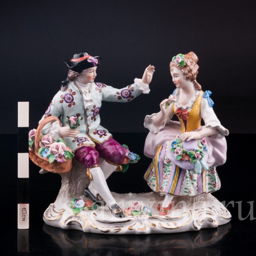 Фарфорвая статуэтка Пара с цветами, Sitzendorf, Германия, вт. пол. 20 в.