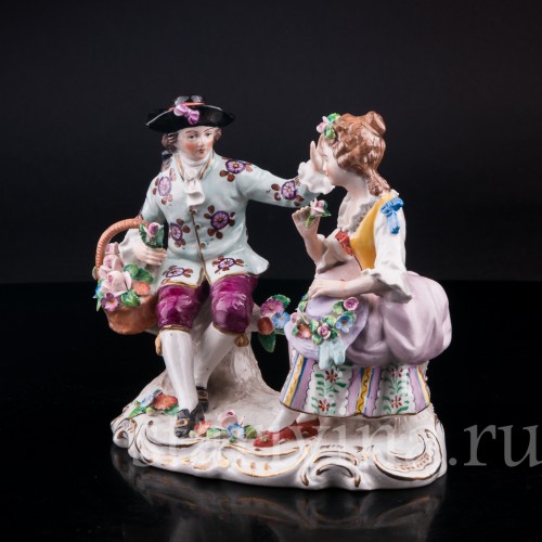 Фарфорвая статуэтка Пара с цветами, Sitzendorf, Германия, вт. пол. 20 в.