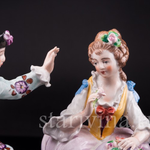 Фарфорвая статуэтка Пара с цветами, Sitzendorf, Германия, вт. пол. 20 в.