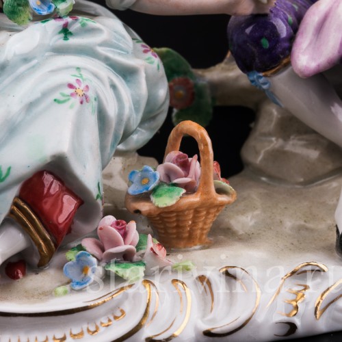 Статуэтка из фарфора Пара с птичьей клеткой, Sitzendorf, Германия, вт. пол. 20 в.