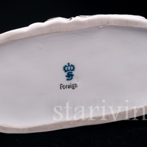 Статуэтка из фарфора Пара с птичьей клеткой, Sitzendorf, Германия, вт. пол. 20 в.