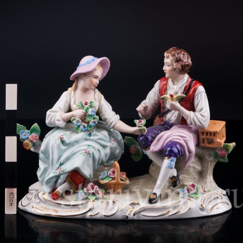 Статуэтка из фарфора Пара с птичьей клеткой, Sitzendorf, Германия, вт. пол. 20 в.