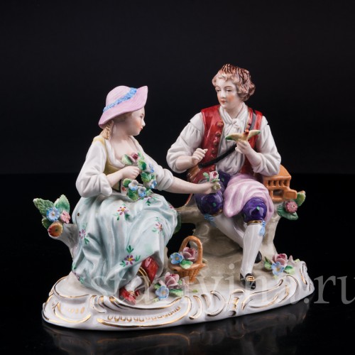 Статуэтка из фарфора Пара с птичьей клеткой, Sitzendorf, Германия, вт. пол. 20 в.