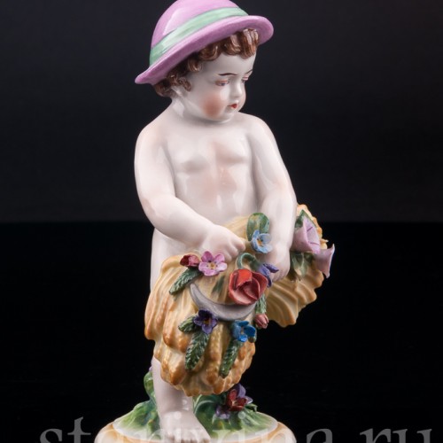 Фигурка из фарфора Малыш со снопом, аллегория лета, Германия, пер. пол. 20 в.