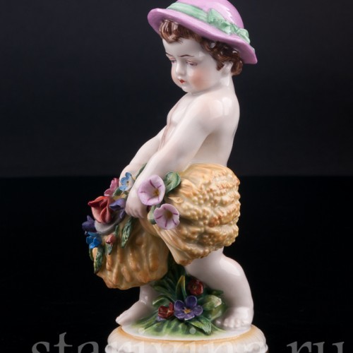 Фигурка из фарфора Малыш со снопом, аллегория лета, Германия, пер. пол. 20 в.