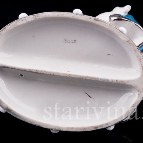 Статуэтка из фарфора Девочка с козленком, Германия, нач. 20 в.